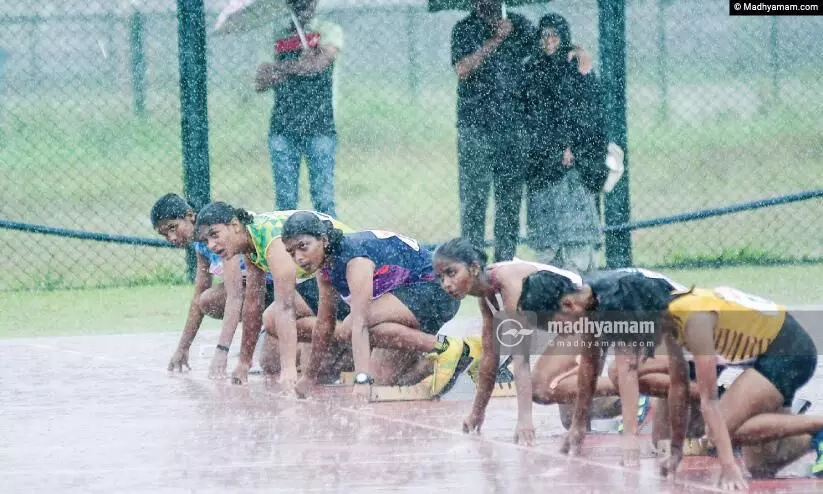 ‘തോ​രാ മ​ഴ തീ​രാ ആ​വേ​ശം’; സം​സ്ഥാ​ന ജൂ​നി​യ​ർ അ​ത്​​ല​റ്റി​ക്​ മീ​റ്റി​ൽ 104 പോ​യ​ൻ​റു​മാ​യി മ​ല​പ്പു​റം നാ​ലാ​മ​ത്​