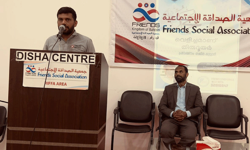 സ​ജീ​ർ കു​റ്റ്യാ​ടി സം​സാ​രി​ക്കു​ന്നു