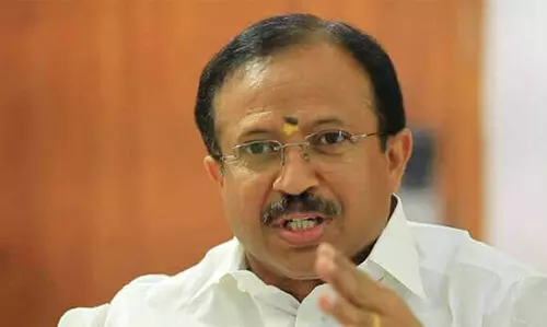 വി.മുരളീധരന്‍ അഞ്ചുതെങ്ങില്‍; വാച്ച് സമ്മാനിച്ച് ഇറാനില്‍ നിന്ന് രക്ഷപെട്ടെത്തിയവര്‍