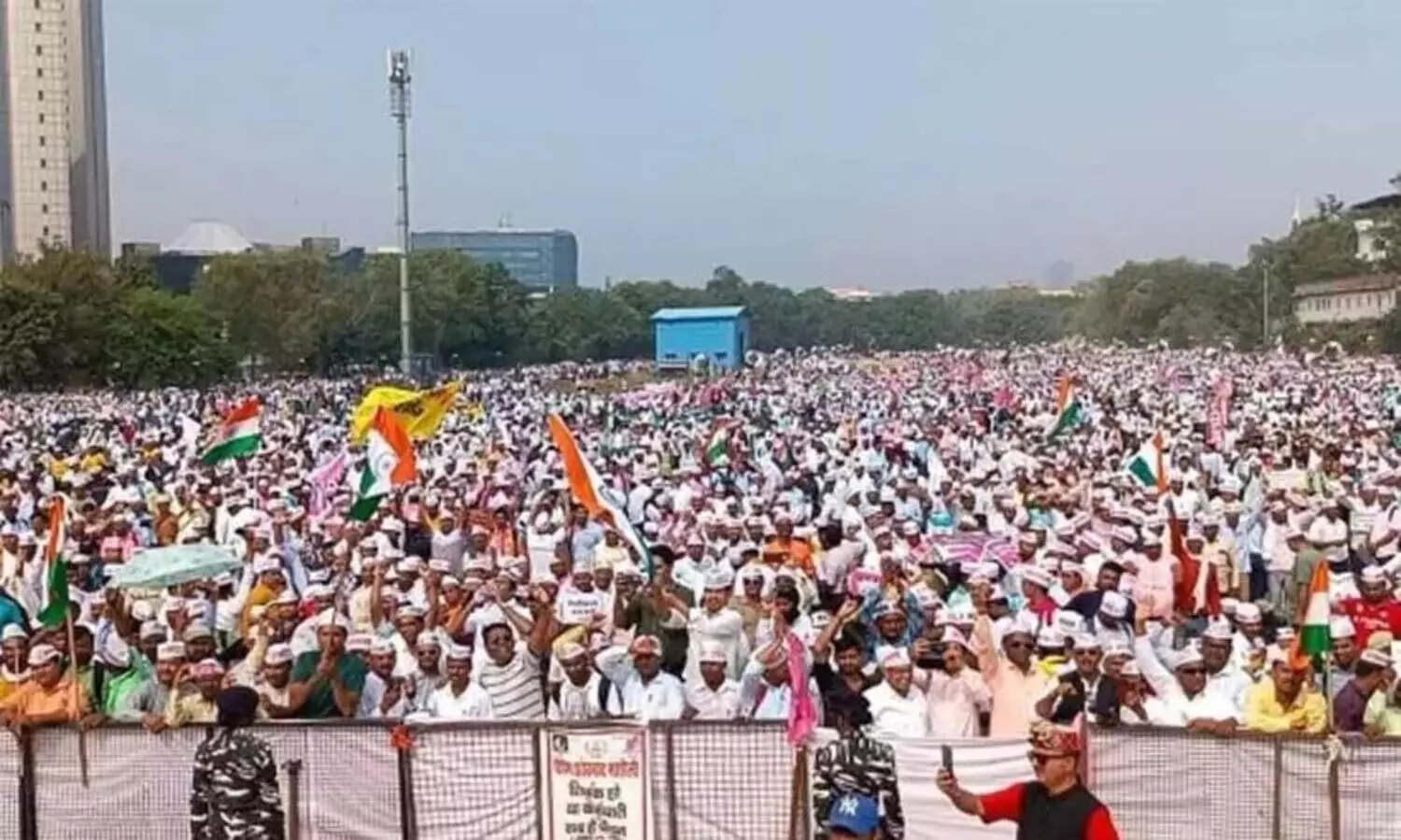 ഡൽഹിയെ പിടിച്ചുകുലുക്കി സർക്കാർ ജീവനക്കാരുടെ പ്രതിഷേധം; രാംലീല മൈതാനത്ത്​ പ്രകമ്പനമായി മുദ്രാവാക്യങ്ങൾ