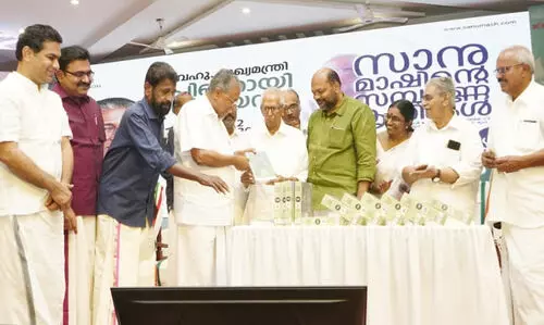 സാനു മാഷ് സമാനതകളില്ലാത്ത വ്യക്തിത്വത്തിന് ഉടമയാണെന്ന് മുഖ്യമന്ത്രി