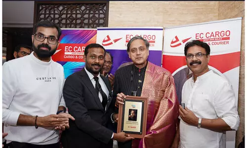 ഈസി കാർഗോ–-റേഡിയോ ഏഷ്യ വാർത്താതാരമായി തരൂർ