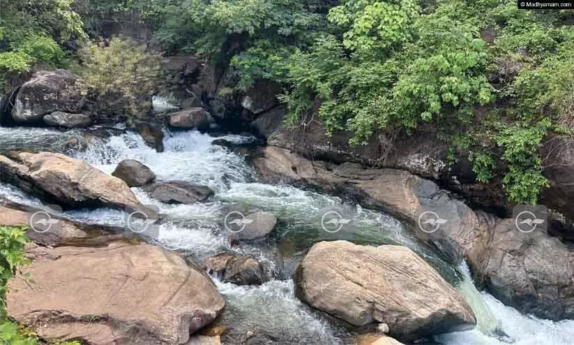 സീതാർകുണ്ട് വെള്ളച്ചാട്ടം സീതാർകുണ്ട് വെള്ളച്ചാട്ടം