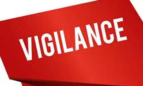 കൈക്കൂലി വാങ്ങവേ റവന്യൂ ഇൻസ്പെക്ടർ വിജിലന്‍സ് പിടിയില്‍