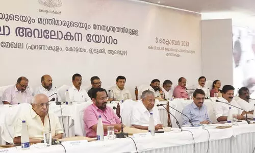 വികസന പദ്ധതികള്‍ക്ക് കരുത്തേകി മുഖ്യമന്ത്രിയുടെ നേതൃത്വത്തില്‍ എറണാകുളം മേഖലാതല അവലോകന യോഗം