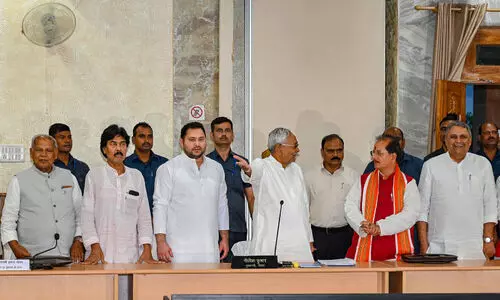 ബിഹാർ ജാതി സർവേ: ക്രെഡിറ്റെടുത്ത് ഇൻഡ്യ; ത്രിശങ്കുവിൽ ബി.ജെ.പി