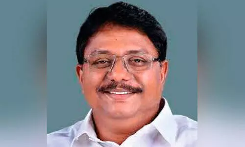 തട്ടത്തിൽ തൊട്ട്​ കൈപൊള്ളി സി.പി.എം; തള്ളിപ്പറഞ്ഞ്​ തടിയൂരാൻ നീക്കം