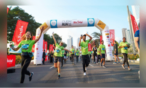 ദു​ബൈ റ​ണ്ണി​ൽ പ​​ങ്കെ​ടു​ക്കു​ന്ന​വ​ർ