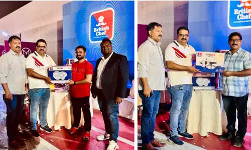 ഫ്ലെയിൻകോ ന​റു​ക്കെ​ടു​പ്പ്: വി​ജ​യി​ക​ൾ​ക്ക്​ സ​മ്മാ​ന​ങ്ങ​ൾ വി​ത​ര​ണം ചെ​യ്​​തു