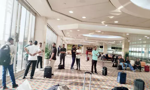 Damam- Kozhikode Indigo Flight cancelled due to engine failure