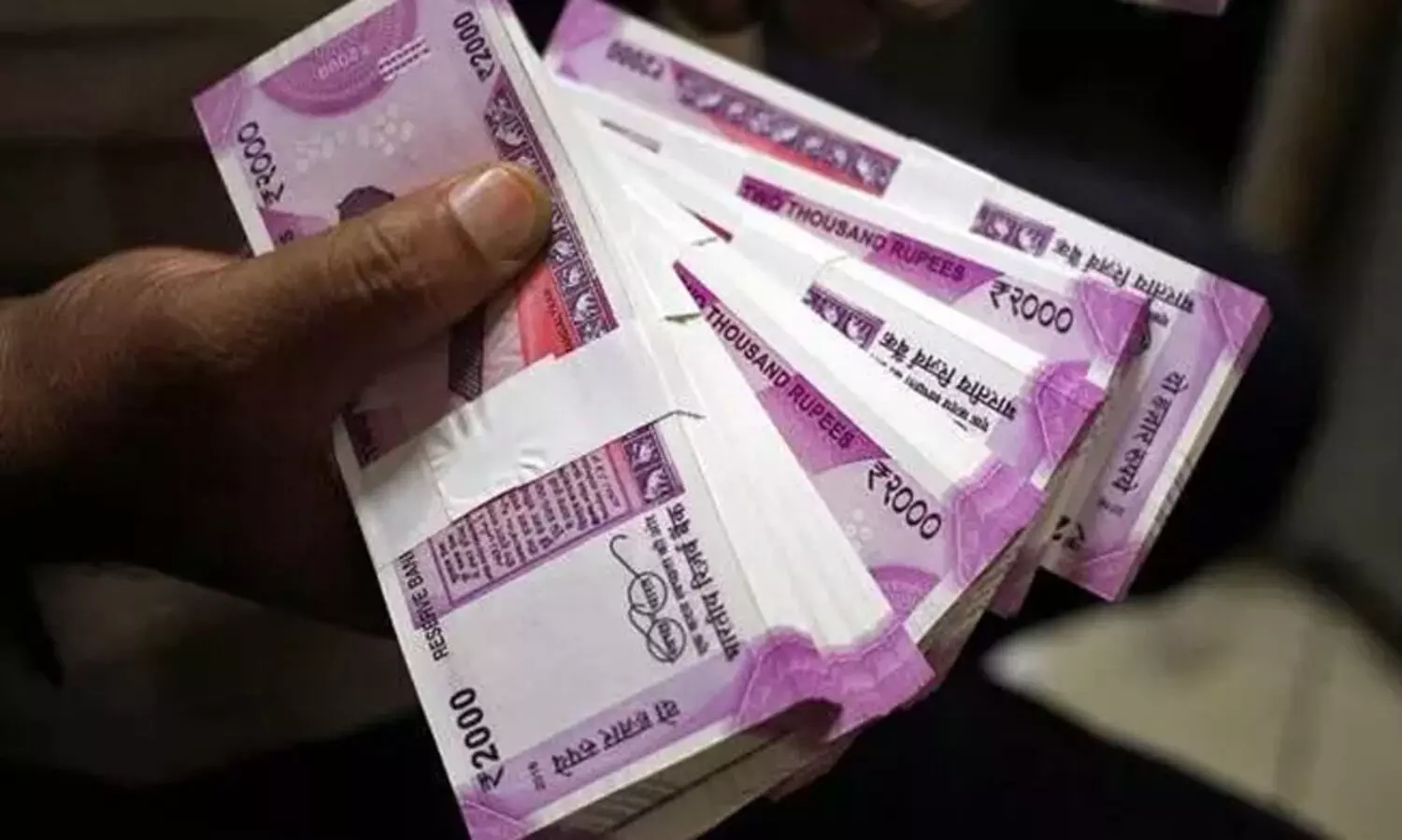 2000 നോട്ട് പിൻവലിക്കൽ: 12,000 കോടി ഇനിയും തിരിച്ചെത്തിയില്ല