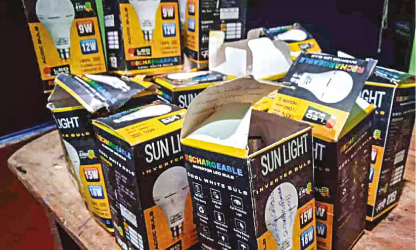 കുടുംബശ്രീ പദ്ധതി; ഗുണനിലവാരമില്ലാത്ത ബൾബുകൾ വാങ്ങിയവർ കുടുങ്ങി