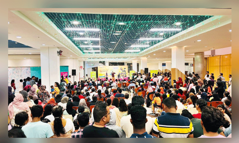 ലുലു മാളിൽ നടന്ന റോഡ് ഷോ ലുലു മാളിൽ നടന്ന റോഡ് ഷോ