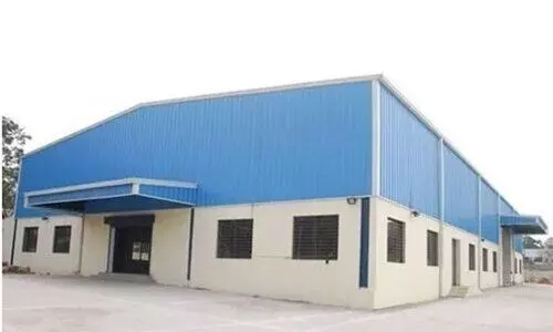 തൊ​ഴി​ലാ​ളി നേ​താ​വി​ന്‍റെ ഭീ​ഷ​ണി; ഏ​റ്റെ​ടു​ക്കാ​ൻ ആ​ളി​ല്ലാ​തെ ഗോ​ഡൗ​ൺ