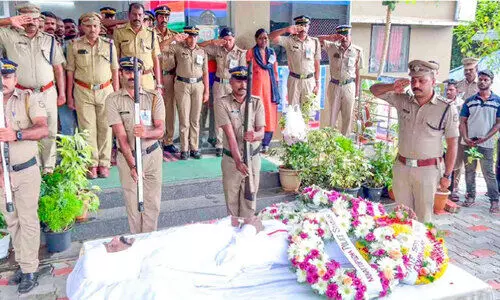 പൊലീസ് ഡ്രൈവറുടെ ആത്മഹത്യ എ.എസ്.പി അന്വേഷിക്കും പൊലീസ് ഡ്രൈവറുടെ ആത്മഹത്യ എ.എസ്.പി അന്വേഷിക്കും