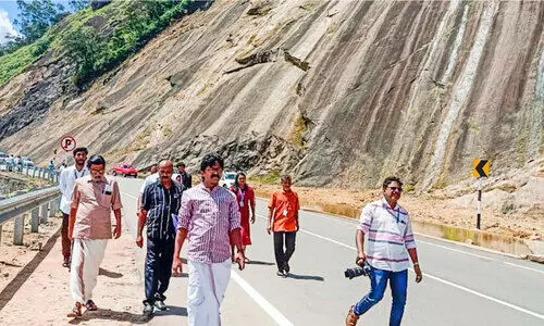 മൂന്നാർ ഗ്യാപ്​ റോഡിലെ അശാസ്ത്രീയ പാറ പൊട്ടിക്കൽ; നിയമസഭ പരിസ്ഥിതി സമിതി തെളിവെടുത്തു