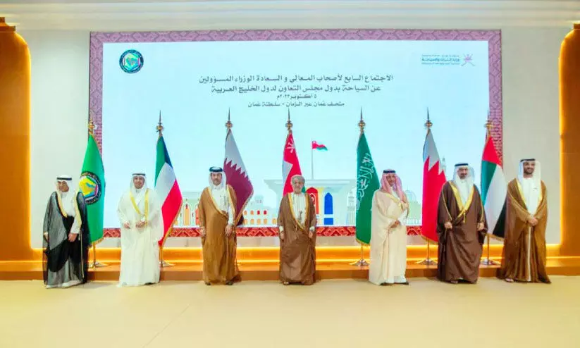 ജി.സി.സി ടൂറിസം മന്ത്രിമാർക്കൊപ്പം അബ്ദുൽറഹ്മാൻ അൽ മുതൈരി ജി.സി.സി ടൂറിസം മന്ത്രിമാർക്കൊപ്പം അബ്ദുൽറഹ്മാൻ അൽ മുതൈരി