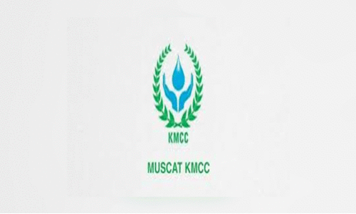 ആം​ബു​ല​ന്‍സ് ഡ്രൈ​വ​ര്‍മാ​ര്‍ക്ക് സ​ഹാ​യം കൈ​മാ​റി