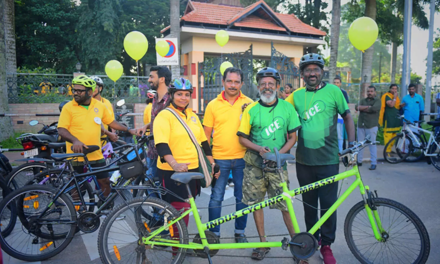 മുഴുവൻ സ്ത്രീകളും സൈക്ലിങ് പഠിക്കണമെന്ന സന്ദേശവുമായി കേരളീയം സൈക്കിൾ റാലിയിൽ ഫോർട്ട് കൊച്ചി സ്വദേശി സീനത്ത്