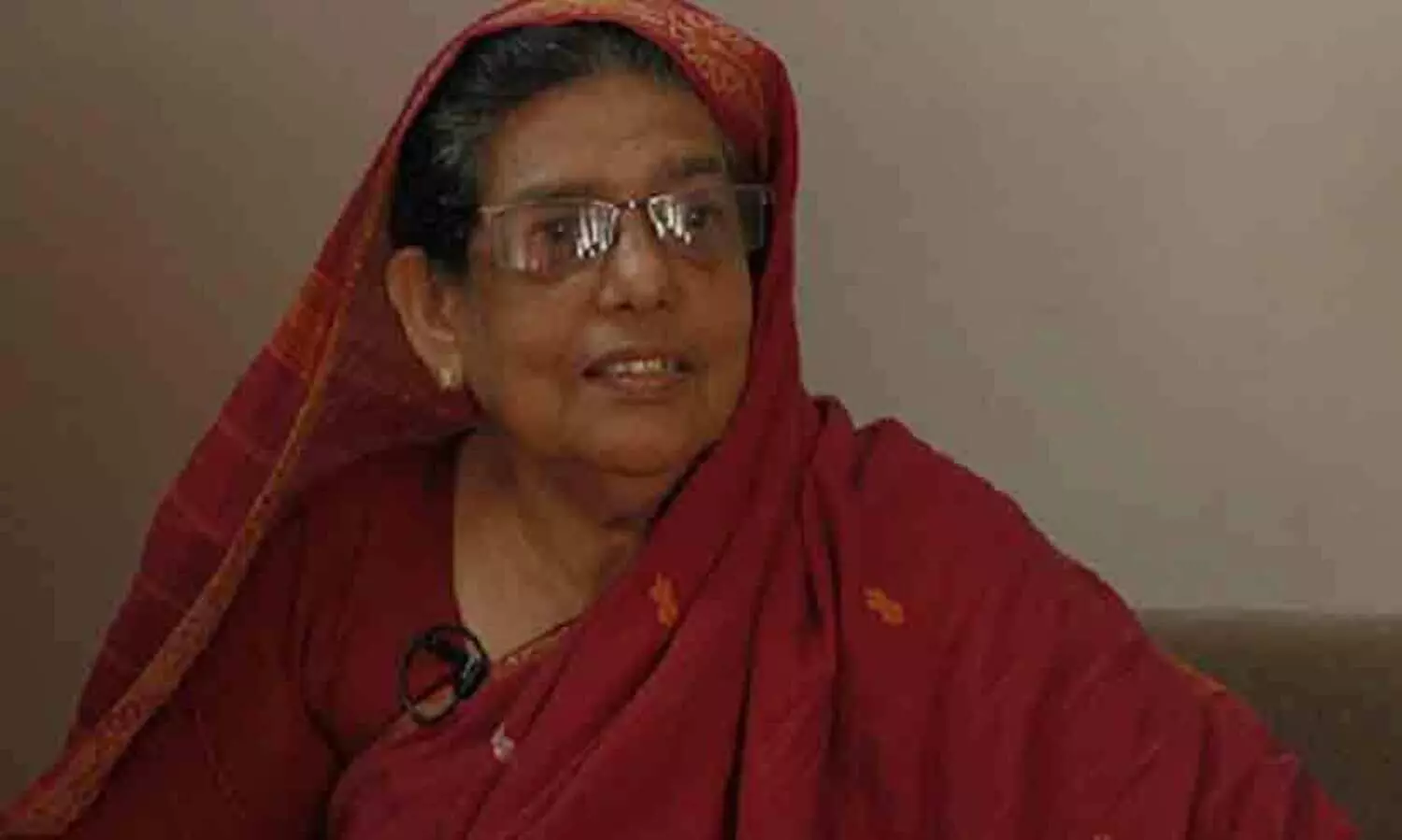 കുടുംബശ്രീ പരിപാടിയിൽ തട്ടമൂരി പ്രതിഷേധിച്ച് വി.പി.സുഹ്റ