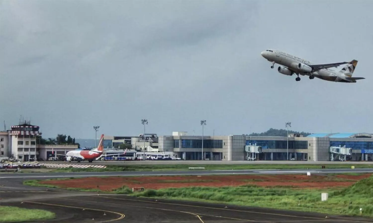 കരിപ്പൂര്‍ റണ്‍വേ വികസനം: സ്ഥലമേറ്റെടുക്കലിന് 25.25 കോടി കൂടി അനുവദിച്ചു