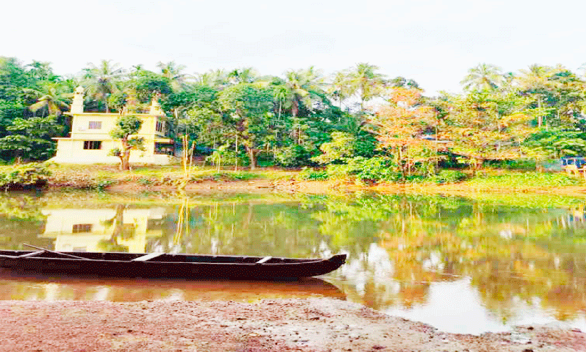 കടവത്തൂരിലെ കല്ലാച്ചേരിക്കടവ് പാലം; ആശങ്കയിൽ നാട്ടുകാർ കടവത്തൂരിലെ കല്ലാച്ചേരിക്കടവ് പാലം; ആശങ്കയിൽ നാട്ടുകാർ