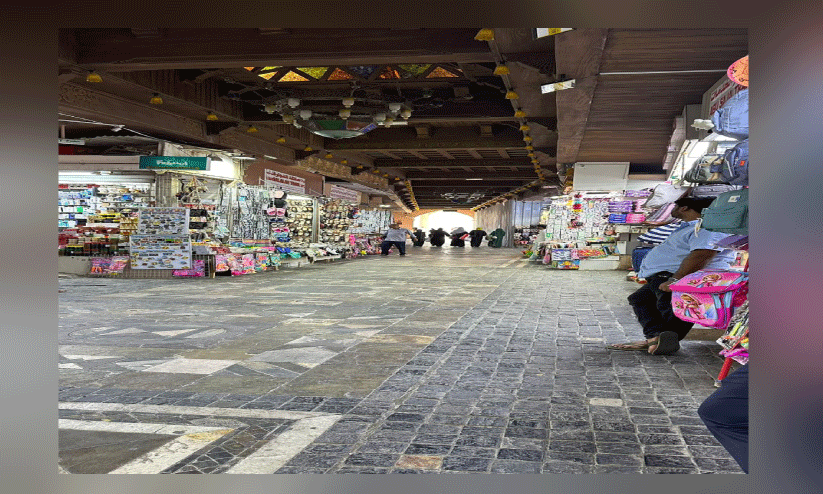 ആളൊഴിഞ്ഞ മത്ര സൂഖ് ആളൊഴിഞ്ഞ മത്ര സൂഖ്