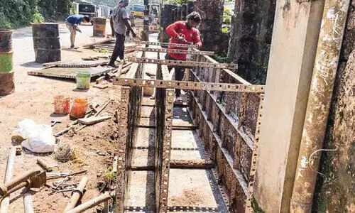 വ​ണ്ടൂ​ർ-​കാ​ളി​കാ​വ് റോ​ഡ് ന​വീ​ക​ര​ണം; മൂ​ച്ചി​ക്ക​ലി​ൽ ഡ്രൈ​നേ​ജ് നി​ർ​മാ​ണ​ത്തി​ൽ അ​ശാ​സ്ത്രീ​യ​ത​യെ​ന്ന്