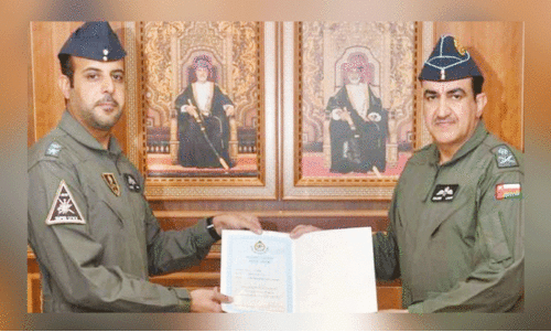 വി​ങ് ക​മാ​ൻ​ഡ​റെ റാ​ഫോ ആ​ദ​രി​ച്ചു