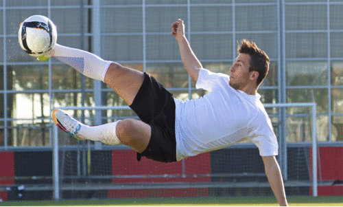 ലോക മിനി ഫുട്​ബാൾ; പന്തുരുണ്ട്​...റാക്കിലേക്ക്​