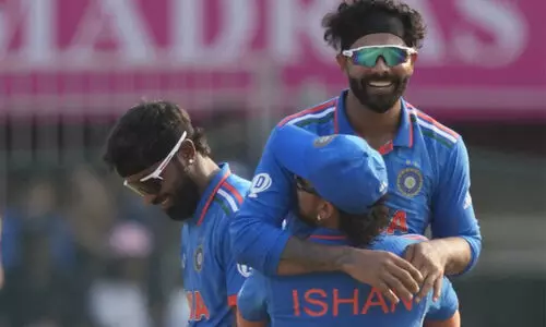 കറക്കിവീഴ്ത്തി ജദേജ; ആസ്ട്രേലിയക്ക് അഞ്ച് വിക്കറ്റ് നഷ്ടം