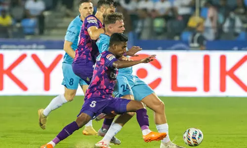 ബ്ലാസ്റ്റേഴ്സിന് സീസണിലെ ആദ്യ തോൽവി; മുംബൈയുടെ ജയം 2-1 ന്