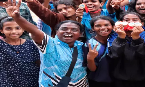 വി​യ​ർ​പ്പി​ന്‍റെ സ​മ്മാ​നം ലീ​ലാ​മ്മ ടീ​ച്ച​ർ​ക്ക്