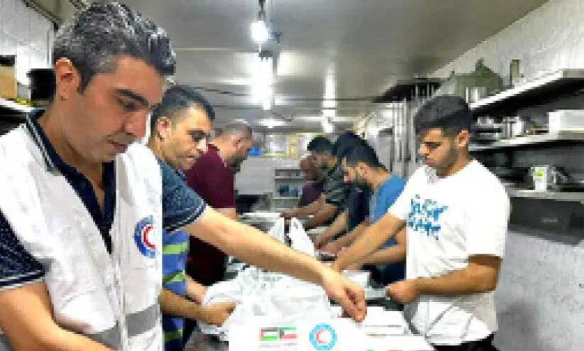 ഇസ്രായേൽ ആക്രമണം: ഭക്ഷ്യസഹായവുമായി കെ.ആർ.സി.എസ് ഗസ്സയിൽ