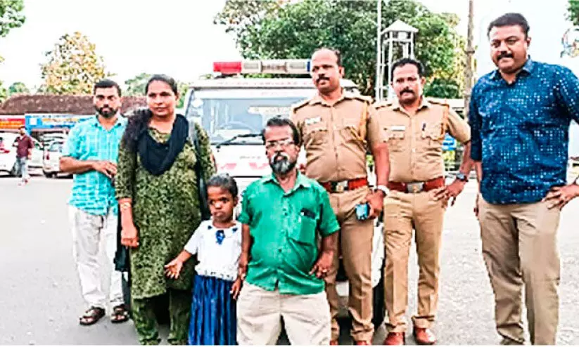 കുടുംബത്തോട് ബസ് ജീവനക്കാരുടെ ക്രൂരത; തുണയായി മോട്ടോർ വാഹന വകുപ്പ് കുടുംബത്തോട് ബസ് ജീവനക്കാരുടെ ക്രൂരത; തുണയായി മോട്ടോർ വാഹന വകുപ്പ്