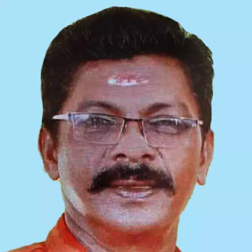 പെ​ട്ടി​ഓ​ട്ടോ മ​റി​ഞ്ഞ് ചു​മ​ട്ടു​തൊ​ഴി​ലാ​ളി മ​രി​ച്ചു