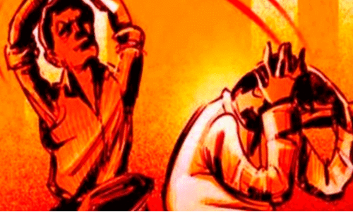 ക​ള്ളുഷാ​പ്പി​ൽ​ ചാ​ർ​ജ് ചെ​യ്യാ​ൻവെ​ച്ച  മൊ​ബൈ​ൽ കാ​ണാ​താ​യി;  സെ​യി​ൽ​സ്​​മാ​ന് മർദനം