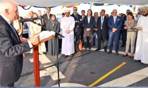 ഇ.​യു പ്ര​തി​നി​ധി​ക​ൾ യു​ദ്ധ​ക്ക​പ്പ​ൽ സ​ന്ദ​ർ​ശി​ച്ചു