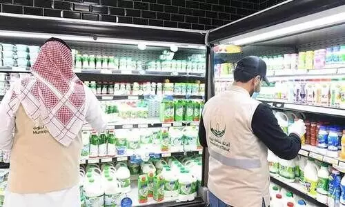 മുനിസിപ്പാലിറ്റി പരിശോധനക്കിടെ രക്ഷപ്പെടുന്ന ജീവനക്കാർക്ക്​ 10,000 റിയാൽ പിഴ