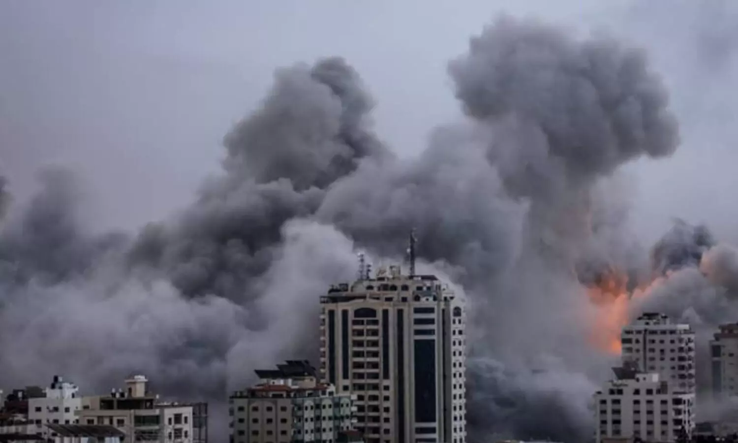 എംബസി ജീവനക്കാരുടെ കുടുംബങ്ങളെ ബ്രിട്ടൻ ഇസ്രായേലിൽ നിന്ന് പിൻവലിച്ചു