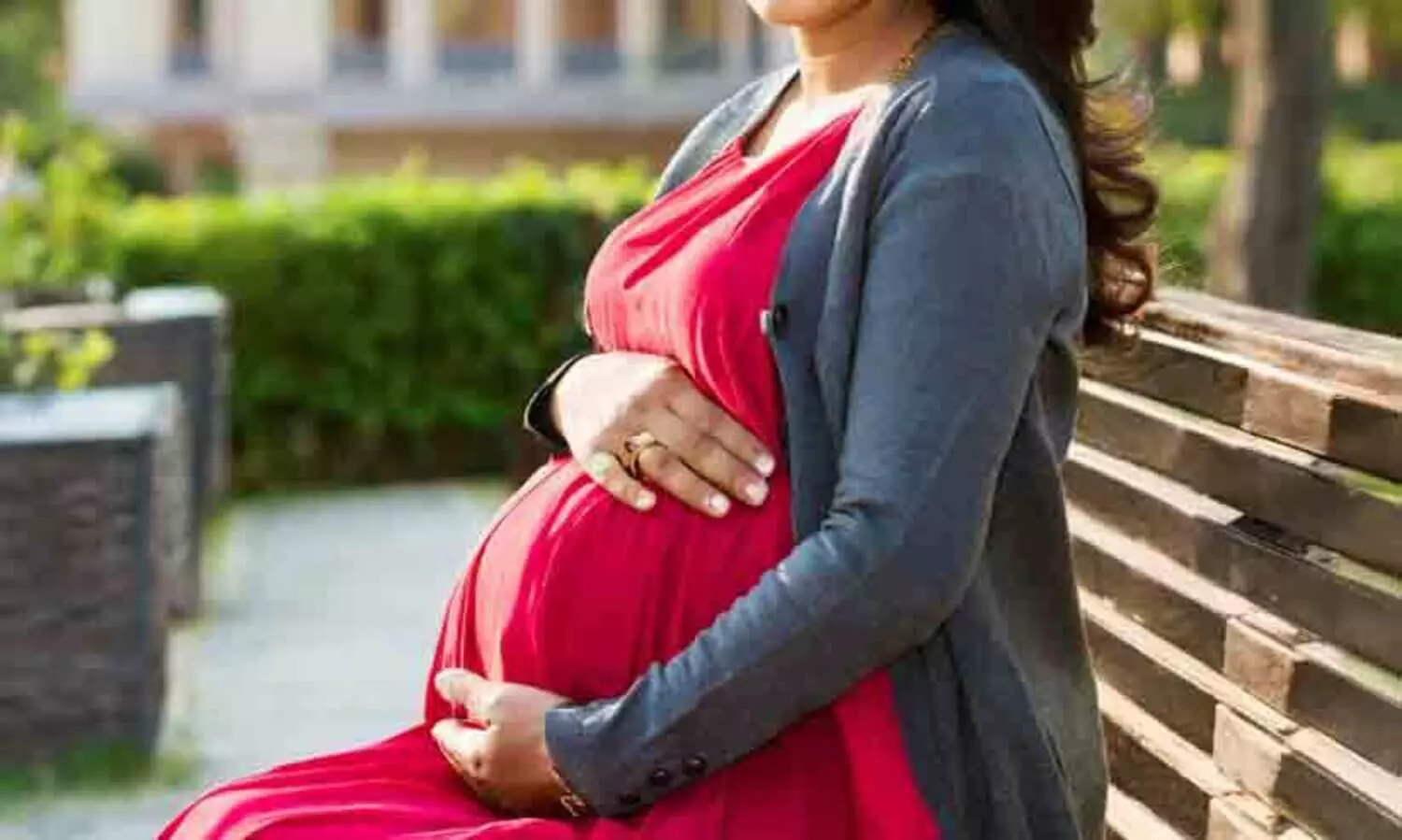 ‘ഒരു കുഞ്ഞിനെ കോടതി എങ്ങിനെയാണ് മരണത്തിലേക്ക് തള്ളിവിടുക?’ - ​ഗർഭം ഒഴിവാക്കാനുള്ള ഹരജിയിൽ സുപ്രീംകോടതി