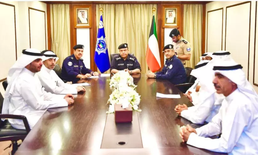 കുവൈത്ത്: വിമാനത്താവളത്തിലെ അനധികൃത ടാക്സികൾക്കെതിരെ നടപടി കുവൈത്ത്: വിമാനത്താവളത്തിലെ അനധികൃത ടാക്സികൾക്കെതിരെ നടപടി