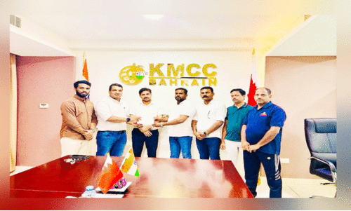 കെ.​എം.​സി.​സി സാ​ന്ത്വ​ന സ്പ​ർ​ശം ഹൃ​ദ​യ​ശ​സ്ത്ര​ക്രി​യ​ക്കു​ള്ള ഫ​ണ്ട് കൈ​മാ​റി