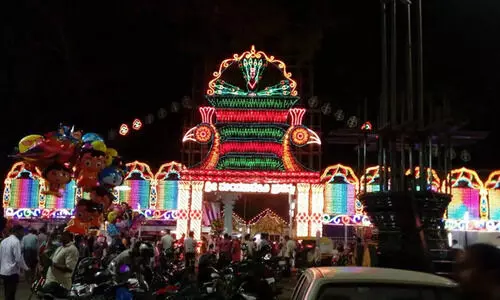 ക്ഷേത്രപരിസരത്ത് മുസ്ലീംകളുടെ കച്ചവടത്തിന് അനുമതി നിഷേധിക്കൽ; വ്യാപാരികൾ പരാതി നൽകി