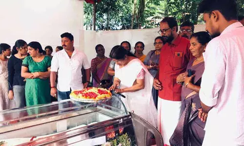 അക്ഷരമുത്തശ്ശിക്ക്  കേരളത്തിന്റെ അന്ത്യാഞ്ജലി