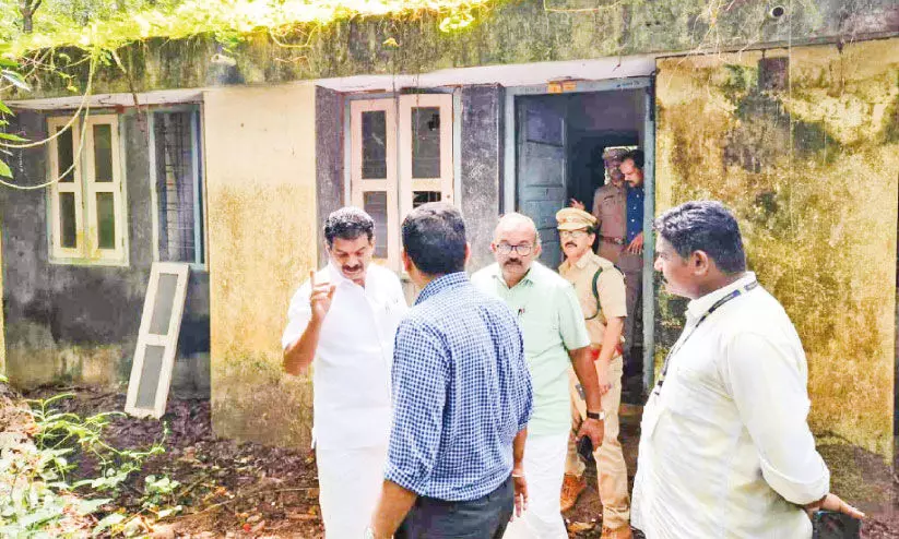 കേരള വുഡ് ഇൻഡസ്ട്രീസ് കെട്ടിടങ്ങൾ ഇക്കോ ടൂറിസത്തിന്റെ ഭാഗമാക്കാൻ നടപടി കേരള വുഡ് ഇൻഡസ്ട്രീസ് കെട്ടിടങ്ങൾ ഇക്കോ ടൂറിസത്തിന്റെ ഭാഗമാക്കാൻ നടപടി