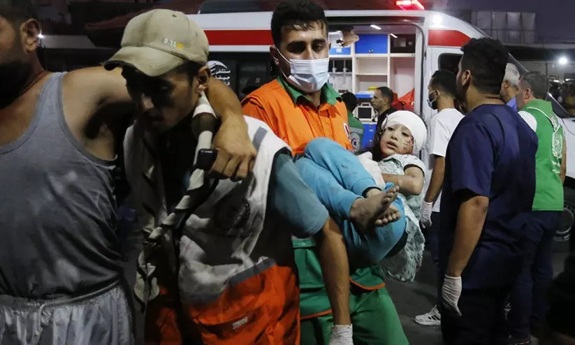 ഗസ്സ മാനുഷിക ദുരന്തത്തിന്റെ വക്കിൽ; ഓരോ മണിക്കൂറും വിലപ്പെട്ടതെന്നും ലോകാരോഗ്യ സംഘടന ഗസ്സ മാനുഷിക ദുരന്തത്തിന്റെ വക്കിൽ; ഓരോ മണിക്കൂറും വിലപ്പെട്ടതെന്നും ലോകാരോഗ്യ സംഘടന