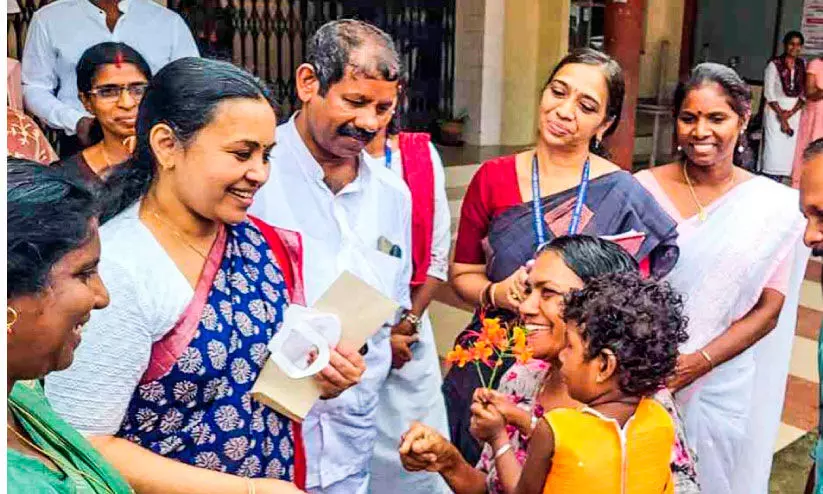 എറണാകുളം ജില്ലയിലെ ആശുപത്രികളിൽ ഇ-ഹെല്‍ത്ത് നടപ്പാക്കണം -വീണ ജോര്‍ജ്