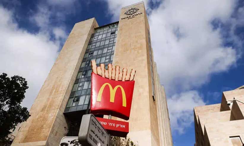 ഇസ്രായേൽ സൈനികർക്ക് സൗജന്യ ഭക്ഷണം നൽകി മക്ഡോണാൾഡ്സ്; വൻ ബഹിഷ്