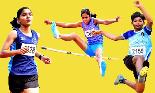 65ാമ​ത് കോ​ഴി​ക്കോ​ട് റ​വ​ന്യു ജി​ല്ല സ്കൂ​ൾ കാ​യി​ക​മേ​ള​ക്ക് ഗംഭീര തുടക്കം